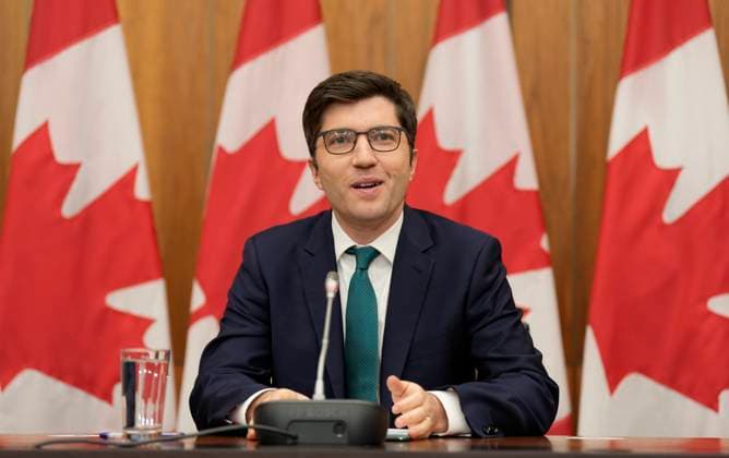 October 15, 2025, Ottawa, On, Canada: MP for Sherwood Park-Fort Saskatchewan Garnett Genuis seen during a news conference in Ottawa, Wednesday, Oct. 15, 2025. Ottawa Canada  - ZUMAc35_ 20251015_zaf_c35_004 Copyright: xAdrianxWyldx
