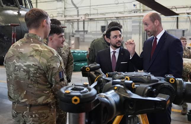 Royal visit to RAF Benson The Prince of Wales (right) and the Crown Prince Hussein of Jordan (2nd right) meet maintenance crew from No. 28 (AC) Sqn during a visit to RAF Benson in Wallingford, Oxfordshire. Picture date: Wednesday October 15, 2025., Credit:Andrew Matthews Avalon UK, Wallingford  Copyright: xAndrewxMatthewsx xAvalonx 1045749102