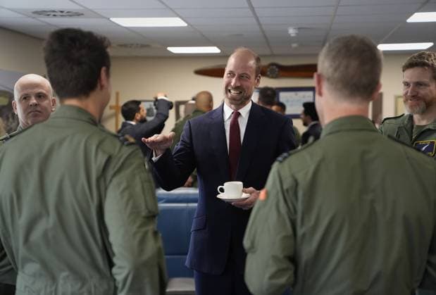 . 15 10 2025. Wallingford, United Kingdom. Prince William and Crown Prince Hussein of Jordan during a visit to RAF Benson in Wallingford, United Kingdom.  xPoolx xi-Imagesx IIM-26304-0002