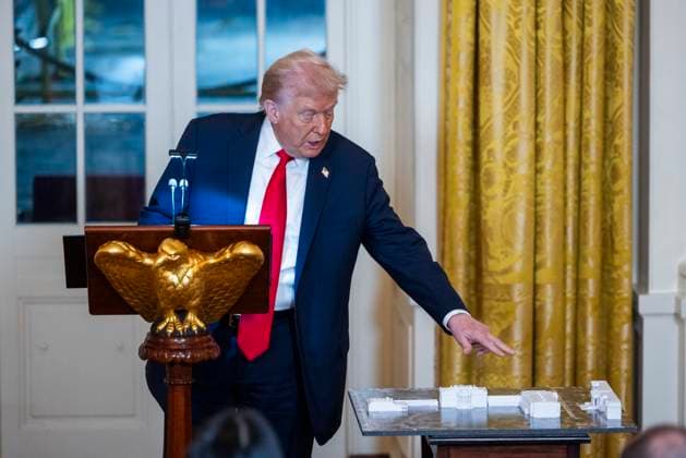 US President Donald Trump speaks ahead of a dinner to raise money for his ballroom extension in the East Room of the White House in Washington, DC, on Wednesday, October 15, 2025. The 90,000-square-foot ballroom expansion of the White House will seat an estimated 900 people and is estimated to cost $200 million US dollars.  WAX20251015207 JIMxLOxSCALZO