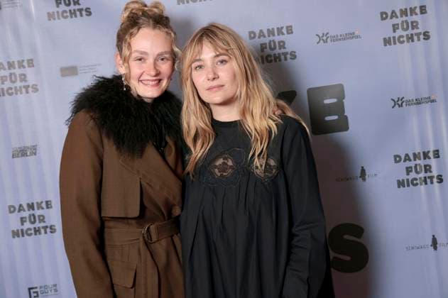 Rosa Lee Markert und Stella Marie Markert bei der Premiere des Kinofilms Danke für nichts im Filmtheater Colosseum. Berlin, 15.10.2025