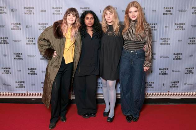 Lea Drinda, Safinaz Sattar, Stella Marie Markert und Sonja Weißer bei der Premiere des Kinofilms Danke für nichts im Filmtheater Colosseum. Berlin, 15.10.2025