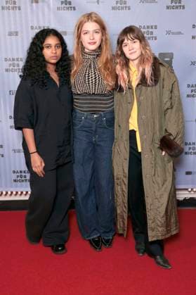 Safinaz Sattar, Sonja Weißer und Lea Drinda bei der Premiere des Kinofilms Danke für nichts im Filmtheater Colosseum. Berlin, 15.10.2025