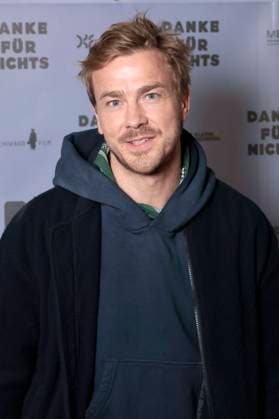 Albrecht Schuch bei der Premiere des Kinofilms Danke für nichts im Filmtheater Colosseum. Berlin, 15.10.2025