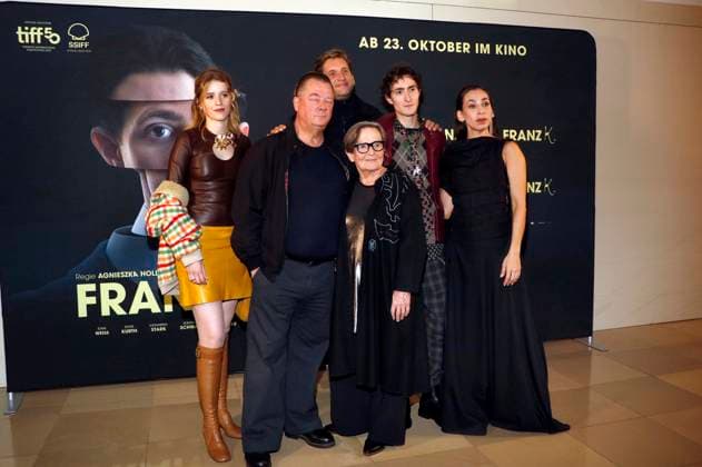 Katharina Stark, Peter Kurth, Sebastian Schwarz, Agnieszka Holland, Idan Weiss und Carol Schuler bei der Premiere des Kinofilms Franz K. im Delphi Filmpalast am Zoo. Berlin, 15.10.2025