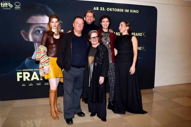 Katharina Stark, Peter Kurth, Sebastian Schwarz, Agnieszka Holland, Idan Weiss und Carol Schuler bei der Premiere des Kinofilms Franz K. im Delphi Filmpalast am Zoo. Berlin, 15.10.2025