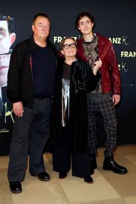 Peter Kurth, Agnieszka Holland und Idan Weiss bei der Premiere des Kinofilms Franz K. im Delphi Filmpalast am Zoo. Berlin, 15.10.2025