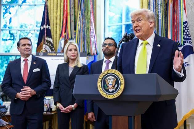 From left to right: United States Deputy Attorney General Todd Blanche; United States Attorney General Pam Bondi; and Kash Patel, Director, Federal Bureau of Investigation (FBI) listen as United States President Donald J Trump delivers remarks during a press conference in the Oval Office of the White House in Washington, DC, USA, 15 October 2025. President Trump announced the results of Operation Summer Heat, a federal nationwide violent crime reduction operation. Copyright: xIndependentxStillxPoolxphotox 2025xEuropeanxPressphotoxAgencyx(EPA)xfromxConsolidatedxNewsxPhotosxAllxRightsxReservedx