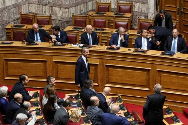 Kyriakos Mitsotakis - Greek Parliament Prime Minister Kyriakos Mitsotakis delivers a speech in the Hellenic Parliament in Athens, Greece, on October 16, informing the Parliament on foreign policy affairs, which is scheduled at his request. Athens Greece  Copyright: xNikolasxMhtrousiasx originalFilename: mhtrousias-notitle251016_npVzC.jpg