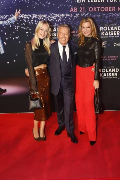 Weltpremiere des Konzertfilms 50 JAHRE ROLAND KAISER EIN LEBEN FÜR DIE MUSIK Münster, 16.10.2025 Annalena Keiler , Roland Kaiser und Saskia Leppin bei der Weltpremiere des Roland Kaiser Kinofilms 50 Jahre Roland Kaiser Ein Leben für die Musik im Cineplex Kino Münster Nordrhein-Westfalen Germany Copyright: xMatthiasxGränzdörferx