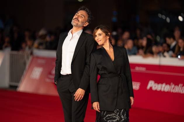 Alessandro Aronadio and Teresa Saponangelo attend the Per Te red carpet during the 20th Rome Film Festival at Auditorium Parco Della Musica in Rome, Italy, on October 16, 2025.  Copyright: xLucaxCarlinox originalFilename: carlino-notitle251016_npbed.jpg