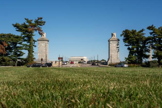 October 16, 2025, Washington, Dc, United States: View from the grassy area near Arlington Cemetery that President Donald Trump is proposing for a new Arc de Triomphe-style monument for AmericaÃ¢â‚¬â ¢s 250th anniversary. Washington United States - ZUMAl312 20251016_znp_l312_003 Copyright: xAndrewxLeydenx