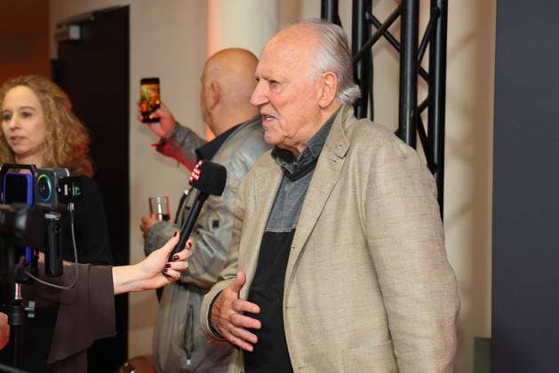 Werner Herzog, der Regisseur bei der Ankunft im Interview zur Auszeichnung mit dem Filmpreis Koeln im Rahmen der Film Festvial Cologne Awards am 16.10.2025 im Cineplex Filmpalast in Koeln Film Festival Cologne Awards 2025 in Koeln