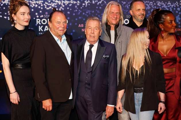 Weltpremiere des Roland Kaiser Konzertfilm 50 Jahre Roland Kaiser - Ein Leben für die Musik in Münster Münster, 16.10.2025 Roland Kaiser und Mitglieder seiner Band bei der Weltpremiere des Roland Kaiser-Konzertfilms in Münster NRW Copyright: xMatthiasxGränzdörferx
