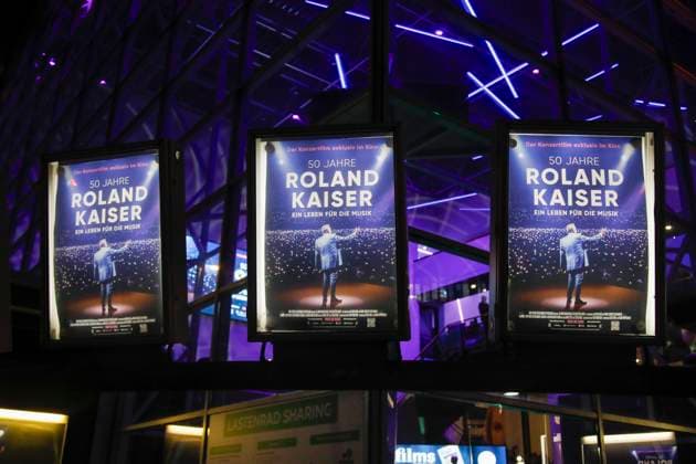 Weltpremiere des Roland Kaiser Konzertfilm 50 Jahre Roland Kaiser - Ein Leben für die Musik in Münster Münster, 16.10.2025 Roland Kaiser Plakat am Cineplex Münster bei der Weltpremiere des Roland Kaiser-Konzertfilms in Münster NRW Copyright: xMatthiasxGränzdörferx