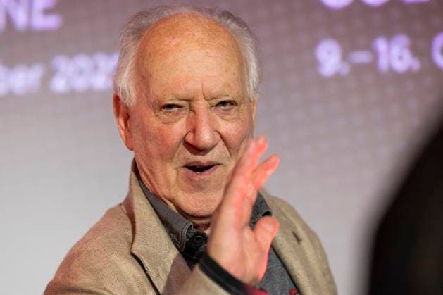 Regisseur, Filmemacher Werner HERZOG (mi.), Preistraeger Filmpreis Koeln 2025, Portrait, Portraet, freundlich, lachen, winkend, beim Film Festival Cologne, im Filmpalast Koeln, am 16.10.2025.