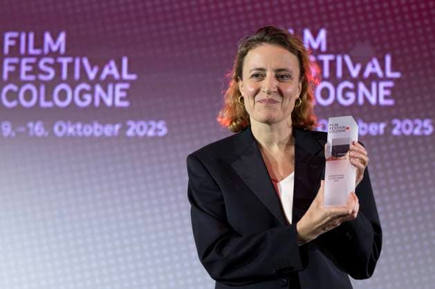 Schauspielerin Maren EGGERT (mi.), Preistraegerin International Actors Award 2025, Portrait, Portraet, Halbfigur, freundlich, beim Film Festival Cologne, im Filmpalast Koeln, am 16.10.2025.