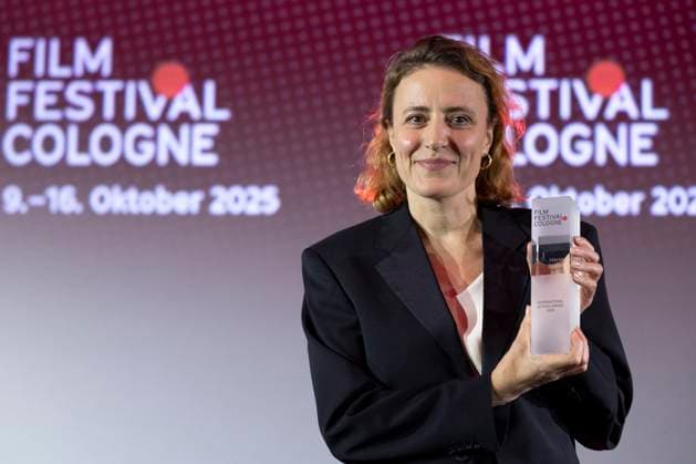 Schauspielerin Maren EGGERT (mi.), Preistraegerin International Actors Award 2025, Portrait, Portraet, Halbfigur, freundlich, beim Film Festival Cologne, im Filmpalast Koeln, am 16.10.2025.