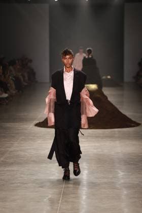Leandro Castro s fashion show at SPFW No. 60 in Sao Paulo Sao Paulo (SP), 10 16 2025 - Fashion Fashion Show King Boy Leandro Castro fashion show at Sao Paulo Fashion Week - SPFW N60, at Pacubra in Ibirapuera Park in Sao Paulo, this Thursday, October 16, 2025. (Foto: Fabricio Bomjardim Thenews2 imago images) Leandro Castro s fashion show at SPFW No. 60 in Sao Paulo  Copyright: xFABRICIOxBOMJARDIMx