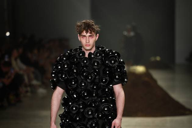 Leandro Castro s fashion show at SPFW No. 60 in Sao Paulo Sao Paulo (SP), 10 16 2025 - Fashion Fashion Show King Boy Leandro Castro fashion show at Sao Paulo Fashion Week - SPFW N60, at Pacubra in Ibirapuera Park in Sao Paulo, this Thursday, October 16, 2025. (Foto: Fabricio Bomjardim Thenews2 imago images) Leandro Castro s fashion show at SPFW No. 60 in Sao Paulo  Copyright: xFABRICIOxBOMJARDIMx