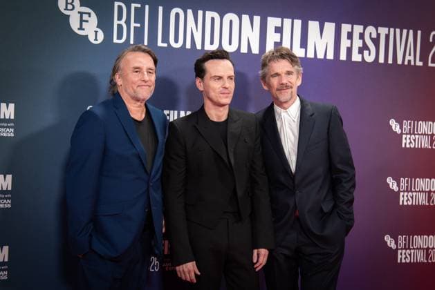 Blue Moon Headline Gala - The 69th BFI London Film Festival in London - 16 Oct 2025 Director Richard Linklater, Andrew Scott and Ethan Hawke attend the Blue Moon Headline Gala during the 69th BFI London Film Festival at the The Royal Festival Hall. London United Kingdom Copyright: xLoredanaxSangiulianox xSOPAxImagesx LSangiuliano-7938