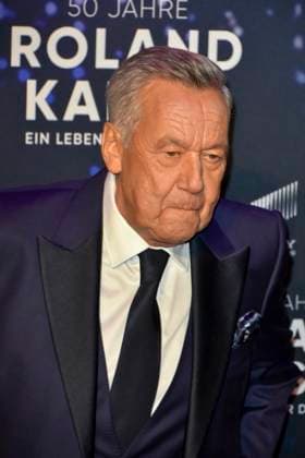abb Roland Kaiser der Schlagersaenger auf dem roten Teppich bei der Kino Weltpremiere des Films 50 Jahre Roland Kaiser - Ein Leben fuer die Musik im Kino Cineplex am 16.10,2025 in Muenster NRW Deutschland