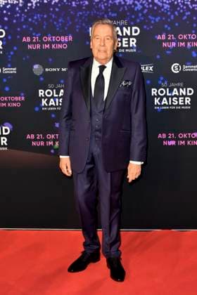 abb Roland Kaiser der Schlagersaenger auf dem roten Teppich bei der Kino Weltpremiere des Films 50 Jahre Roland Kaiser - Ein Leben fuer die Musik im Kino Cineplex am 16.10,2025 in Muenster NRW Deutschland