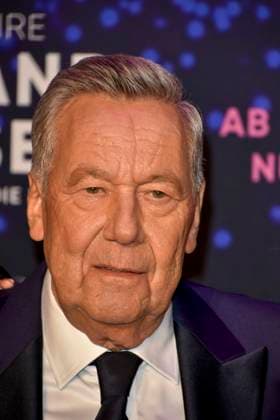 abb Roland Kaiser der Schlagersaenger auf dem roten Teppich bei der Kino Weltpremiere des Films 50 Jahre Roland Kaiser - Ein Leben fuer die Musik im Kino Cineplex am 16.10,2025 in Muenster NRW Deutschland
