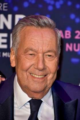 abb Roland Kaiser der Schlagersaenger auf dem roten Teppich bei der Kino Weltpremiere des Films 50 Jahre Roland Kaiser - Ein Leben fuer die Musik im Kino Cineplex am 16.10,2025 in Muenster NRW Deutschland
