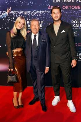 Roland Kaiser mit Tochter Annalena Keiler und Sohn Jan Kaiser bei der Premiere des Dokumentarfilms 50 Jahre Roland Kaiser - Ein Leben für die Musik im Cineplex Münster. Münster, 16.10.2025