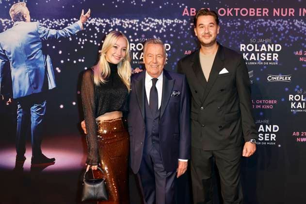 Roland Kaiser mit Tochter Annalena Keiler und Sohn Jan Kaiser bei der Premiere des Dokumentarfilms 50 Jahre Roland Kaiser - Ein Leben für die Musik im Cineplex Münster. Münster, 16.10.2025