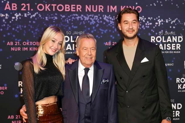 Roland Kaiser mit Tochter Annalena Keiler und Sohn Jan Kaiser bei der Premiere des Dokumentarfilms 50 Jahre Roland Kaiser - Ein Leben für die Musik im Cineplex Münster. Münster, 16.10.2025