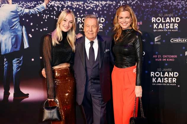 Annalena Keiler, Roland Kaiser und Saskia Leppin bei der Premiere des Dokumentarfilms 50 Jahre Roland Kaiser - Ein Leben für die Musik im Cineplex Münster. Münster, 16.10.2025