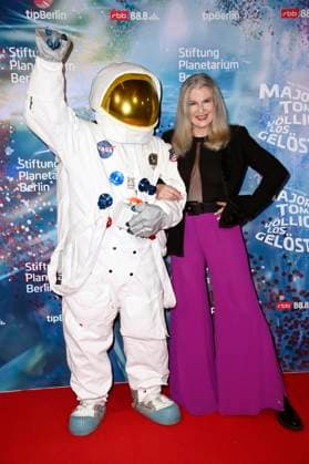 Lieselotte Reznicek bei der Weltpremiere der 360Â° Fulldome-Show von Peter Schillings Major Tom: völlig losgelöst im Zeiss-Großplanetarium. Berlin, 16.10.2025