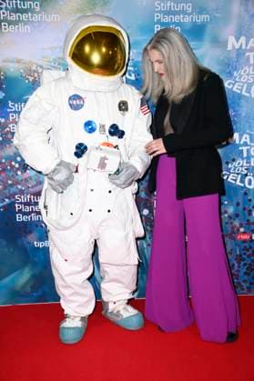 Lieselotte Reznicek bei der Weltpremiere der 360Â° Fulldome-Show von Peter Schillings Major Tom: völlig losgelöst im Zeiss-Großplanetarium. Berlin, 16.10.2025