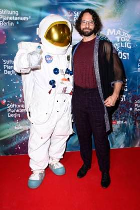 Bastian Castillo bei der Weltpremiere der 360Â° Fulldome-Show von Peter Schillings Major Tom: völlig losgelöst im Zeiss-Großplanetarium. Berlin, 16.10.2025