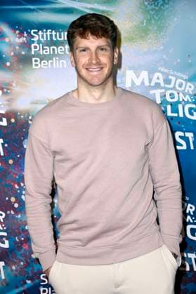 Jacob Gunkel bei der Weltpremiere der 360Â° Fulldome-Show von Peter Schillings Major Tom: völlig losgelöst im Zeiss-Großplanetarium. Berlin, 16.10.2025