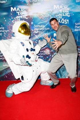 Leonard Freier bei der Weltpremiere der 360Â° Fulldome-Show von Peter Schillings Major Tom: völlig losgelöst im Zeiss-Großplanetarium. Berlin, 16.10.2025
