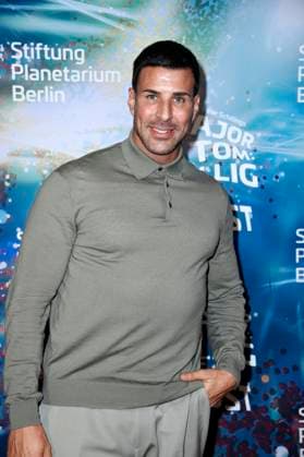 Leonard Freier bei der Weltpremiere der 360Â° Fulldome-Show von Peter Schillings Major Tom: völlig losgelöst im Zeiss-Großplanetarium. Berlin, 16.10.2025