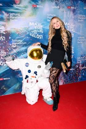 Jenny Elvers bei der Weltpremiere der 360Â° Fulldome-Show von Peter Schillings Major Tom: völlig losgelöst im Zeiss-Großplanetarium. Berlin, 16.10.2025