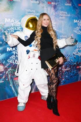 Jenny Elvers bei der Weltpremiere der 360Â° Fulldome-Show von Peter Schillings Major Tom: völlig losgelöst im Zeiss-Großplanetarium. Berlin, 16.10.2025