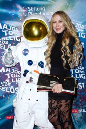 Jenny Elvers bei der Weltpremiere der 360Â° Fulldome-Show von Peter Schillings Major Tom: völlig losgelöst im Zeiss-Großplanetarium. Berlin, 16.10.2025
