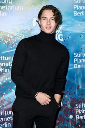 Jahvis Ruland bei der Weltpremiere der 360Â° Fulldome-Show von Peter Schillings Major Tom: völlig losgelöst im Zeiss-Großplanetarium. Berlin, 16.10.2025