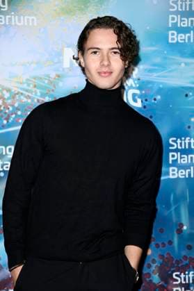 Jahvis Ruland bei der Weltpremiere der 360Â° Fulldome-Show von Peter Schillings Major Tom: völlig losgelöst im Zeiss-Großplanetarium. Berlin, 16.10.2025