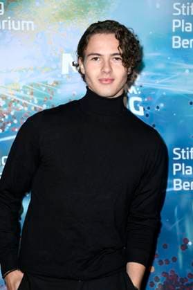 Jahvis Ruland bei der Weltpremiere der 360Â° Fulldome-Show von Peter Schillings Major Tom: völlig losgelöst im Zeiss-Großplanetarium. Berlin, 16.10.2025