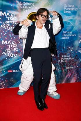 Kristian Schuller bei der Weltpremiere der 360Â° Fulldome-Show von Peter Schillings Major Tom: völlig losgelöst im Zeiss-Großplanetarium. Berlin, 16.10.2025