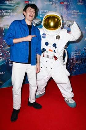 Julian Janssen bei der Weltpremiere der 360Â° Fulldome-Show von Peter Schillings Major Tom: völlig losgelöst im Zeiss-Großplanetarium. Berlin, 16.10.2025