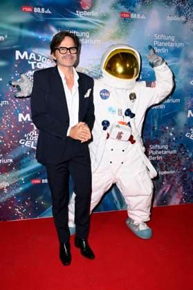 Kristian Schuller bei der Weltpremiere der 360Â° Fulldome-Show von Peter Schillings Major Tom: völlig losgelöst im Zeiss-Großplanetarium. Berlin, 16.10.2025