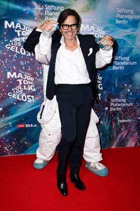 Kristian Schuller bei der Weltpremiere der 360Â° Fulldome-Show von Peter Schillings Major Tom: völlig losgelöst im Zeiss-Großplanetarium. Berlin, 16.10.2025