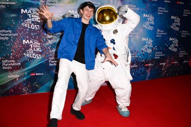 Julian Janssen bei der Weltpremiere der 360Â° Fulldome-Show von Peter Schillings Major Tom: völlig losgelöst im Zeiss-Großplanetarium. Berlin, 16.10.2025